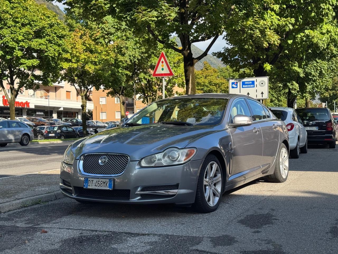 Jaguar XF 2.7D V6 Premium Luxury