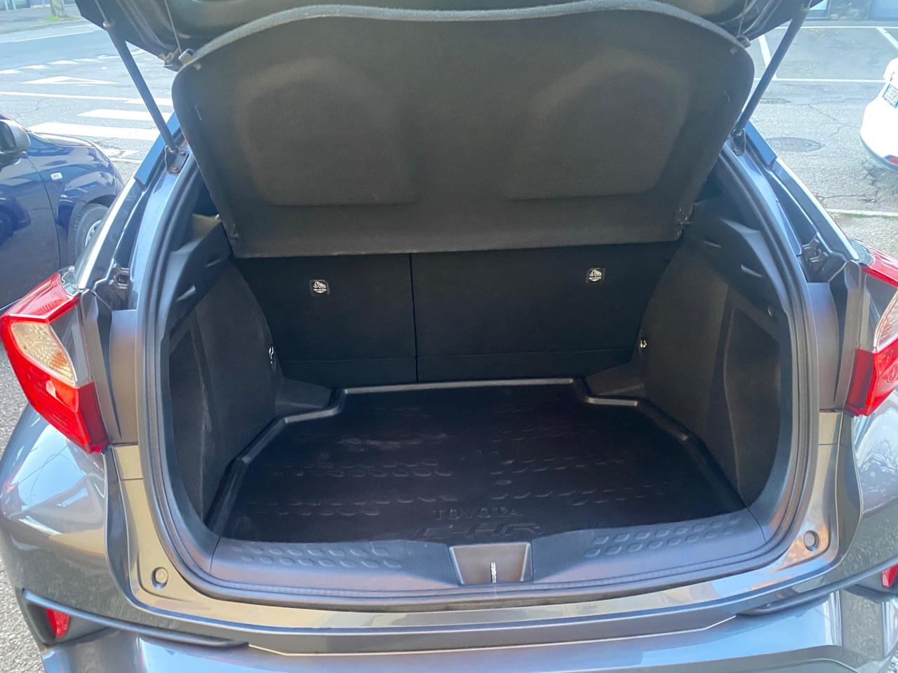 Toyota C-HR 1.8 Hybrid E-CVT Lounge 2WD NEOPATENTATI!!!