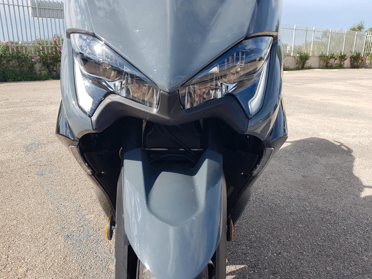 YAMAHA TMAX 560 2021