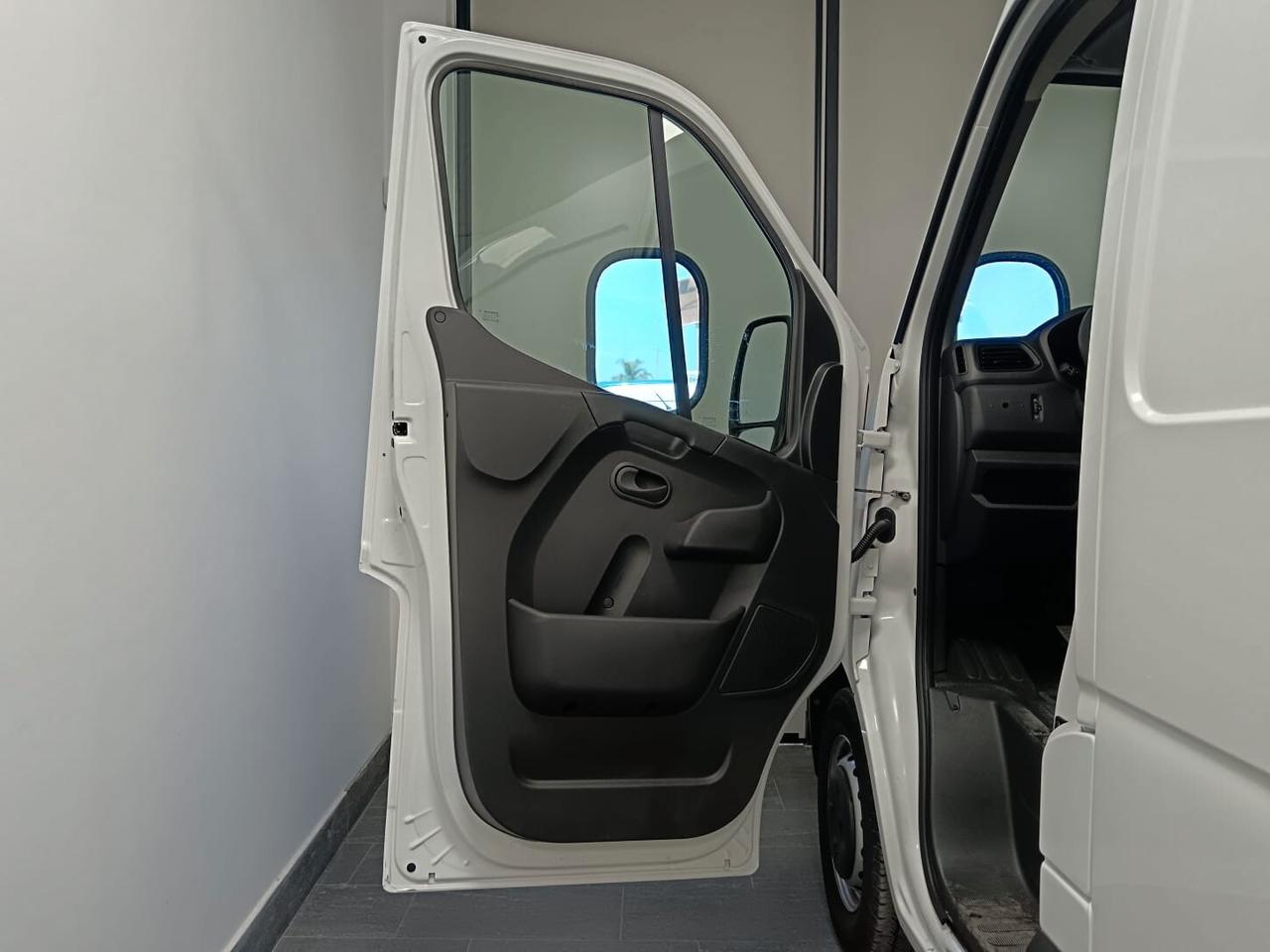 RENAULT MASTER 2.3 SOLO 48000KM