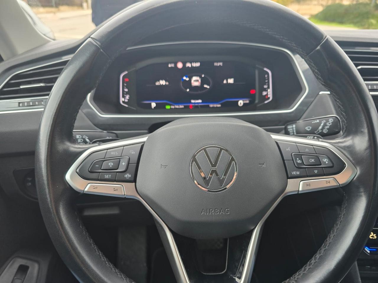 Volkswagen Tiguan 2.0 TDI 150 CV SCR DSG R-Line