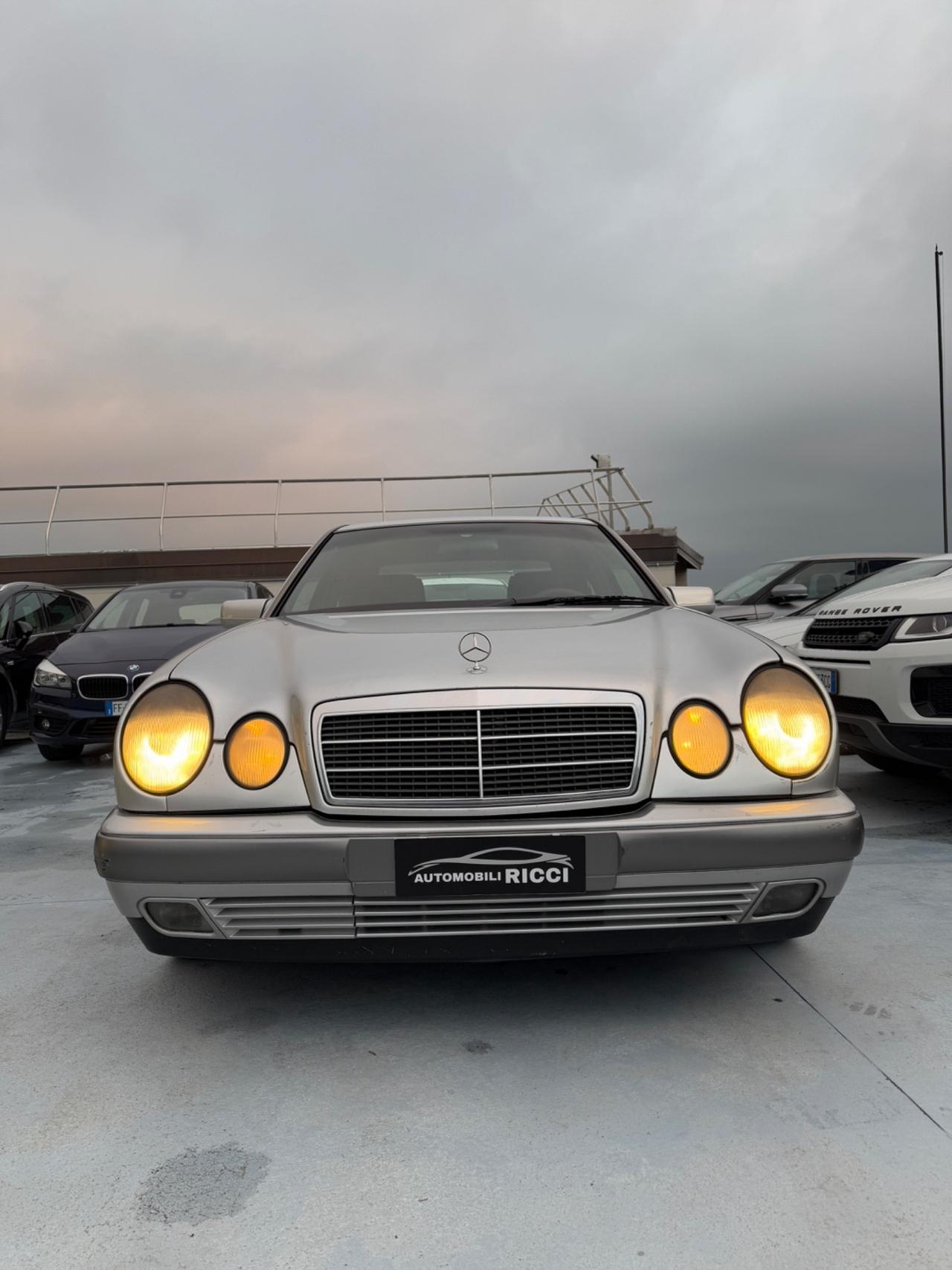 Mercedes-benz E 300 turbodiesel cat Classic