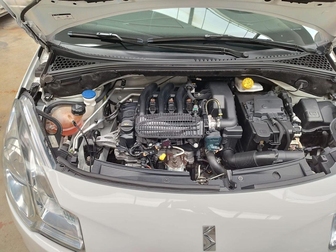 Ds DS3 DS 3 1.2 VTi 82 Just Black