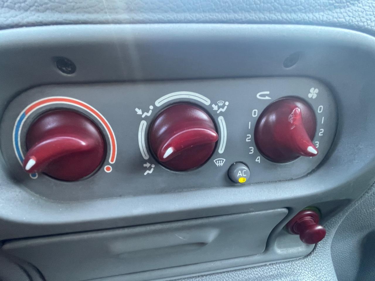 Renault Twingo 1.2i benzina clima funzionate