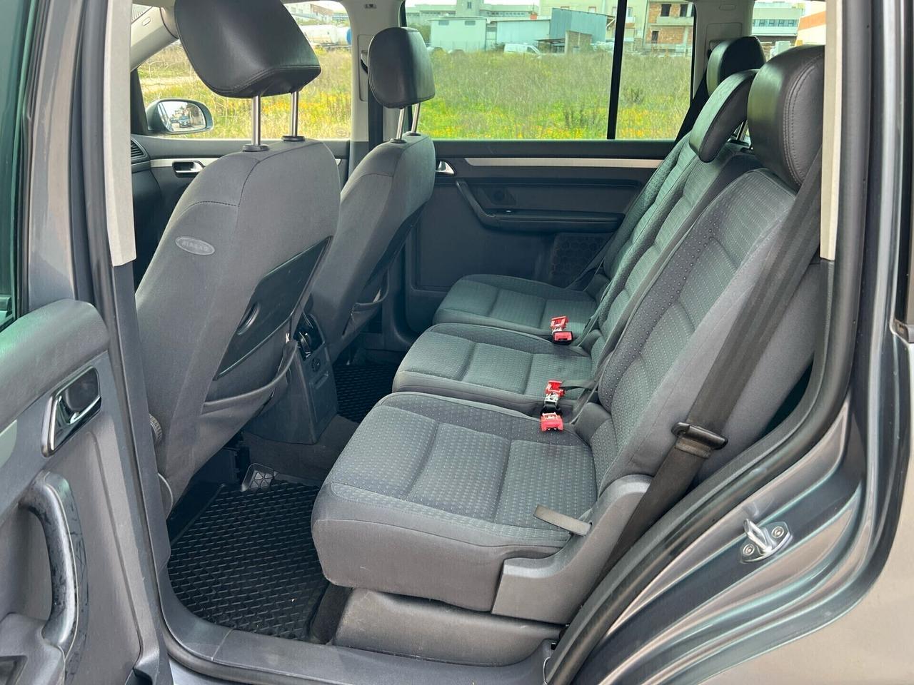 Volkswagen Touran 2.0 16V TDI DSG Highline
