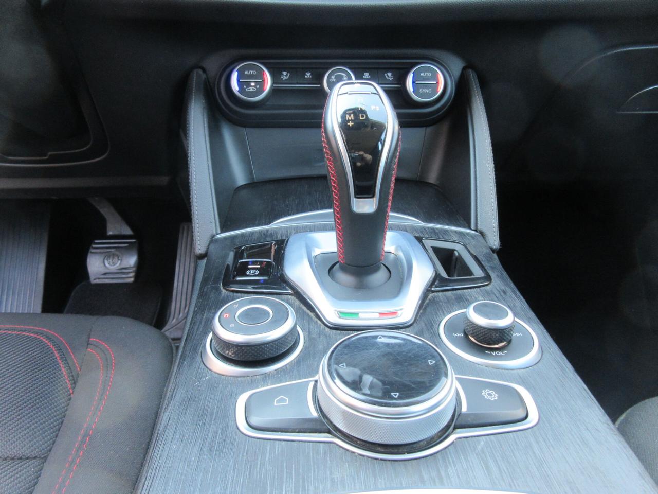 Alfa Romeo Stelvio 2.2 Turbodiesel 190 CV AT8 RWD Business