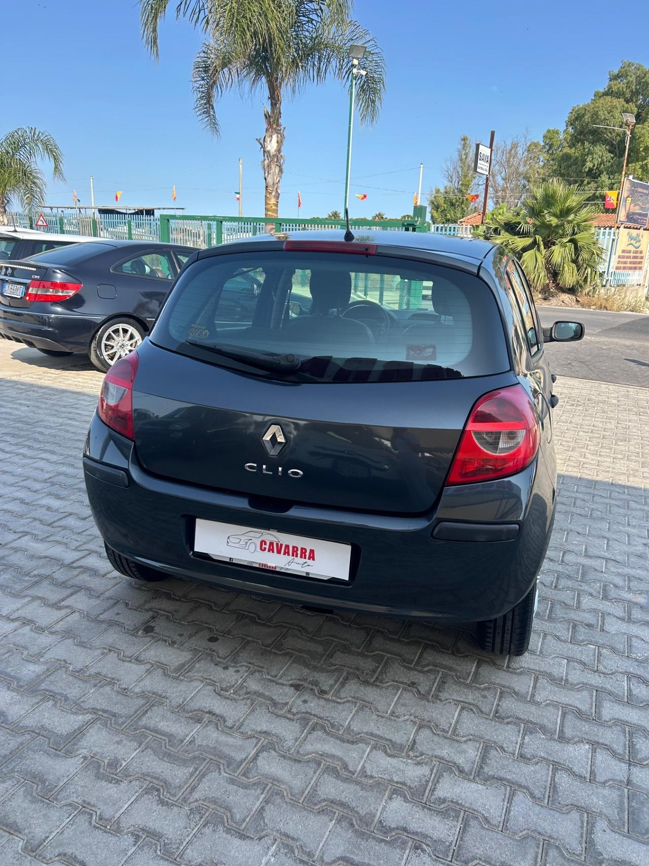 Renault Clio Storia 1.2 16V 5 porte Dynamique