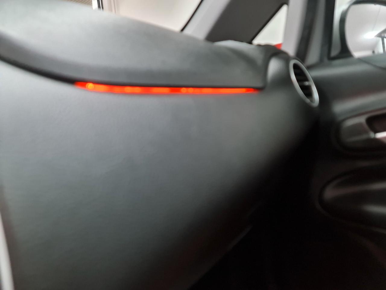 Fiat Punto Evo 1.6 Mjt DPF*Navigat.*Pelle*Cruise*PDC