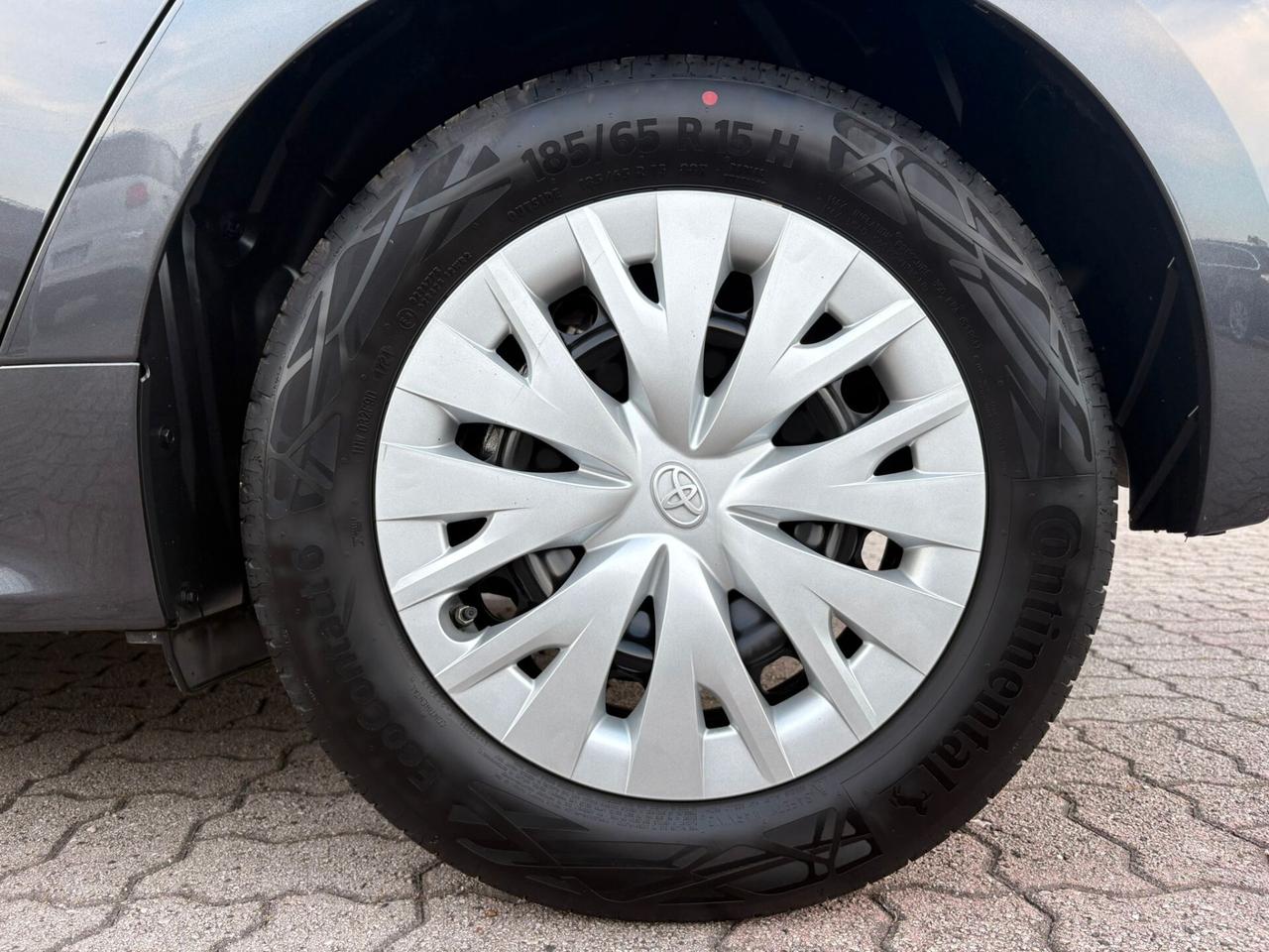 TOYOTA YARIS 1.5 HYBRID KM 12.091 SI A NEOPAT.