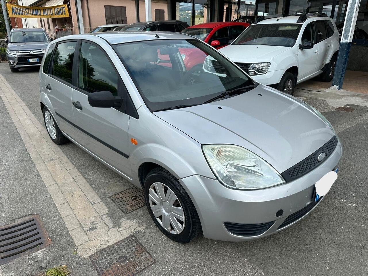 Ford Fiesta 1.4 TDCi 5p. gancio traino . distribuzione . frizione. tagliando . freni . garanzia