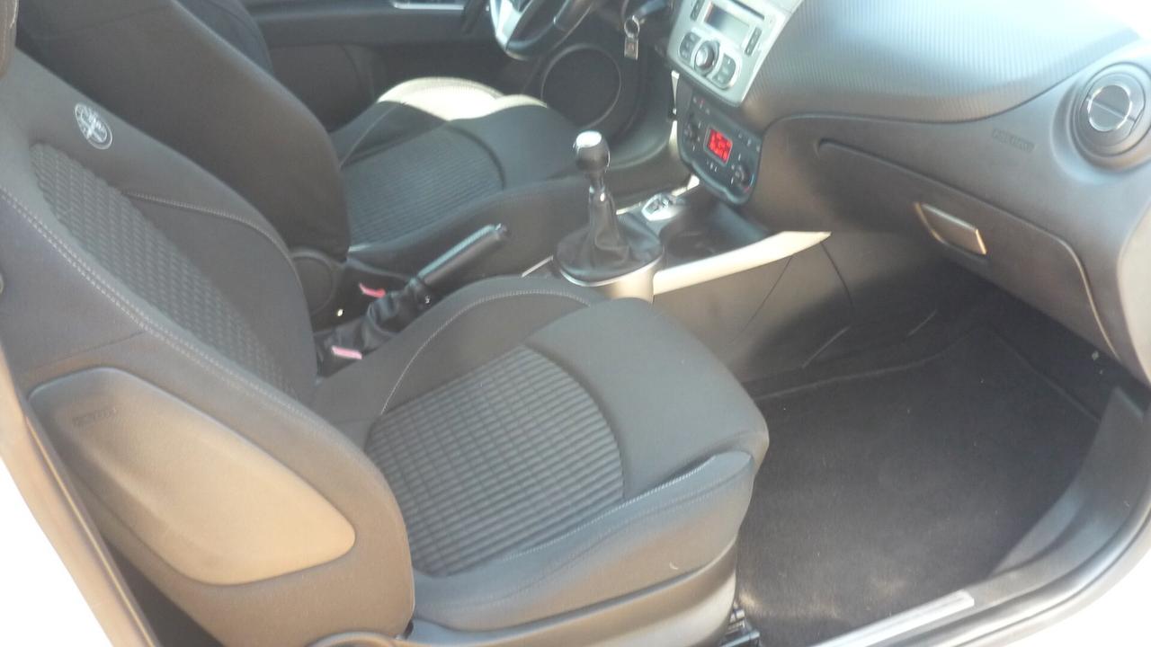 Alfa Romeo MiTo 1.6 JTDm 16V Distinctive
