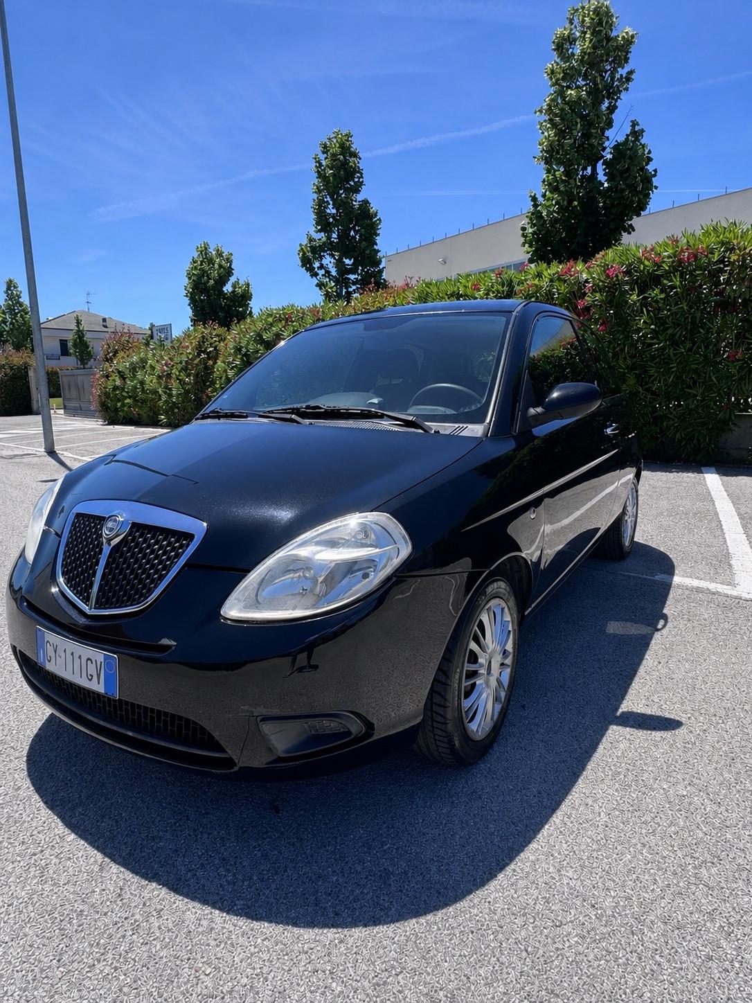Lancia Ypsilon 1.2 Platino