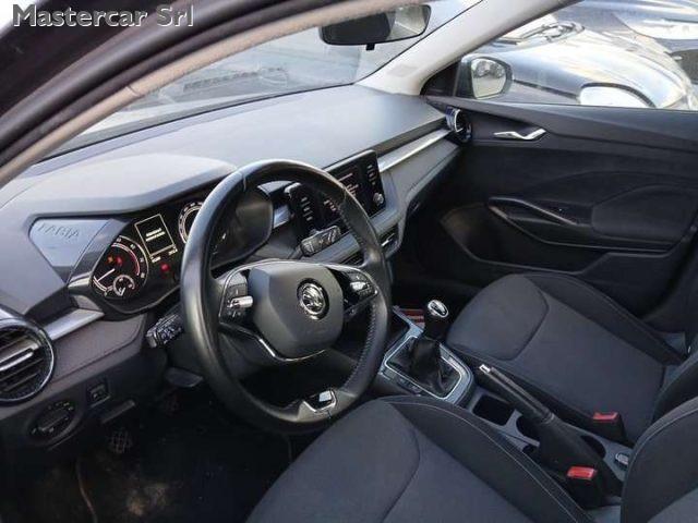 SKODA Fabia NEOPATENTATI 2022 1.0 mpi evo Ambition TG: GM101VP