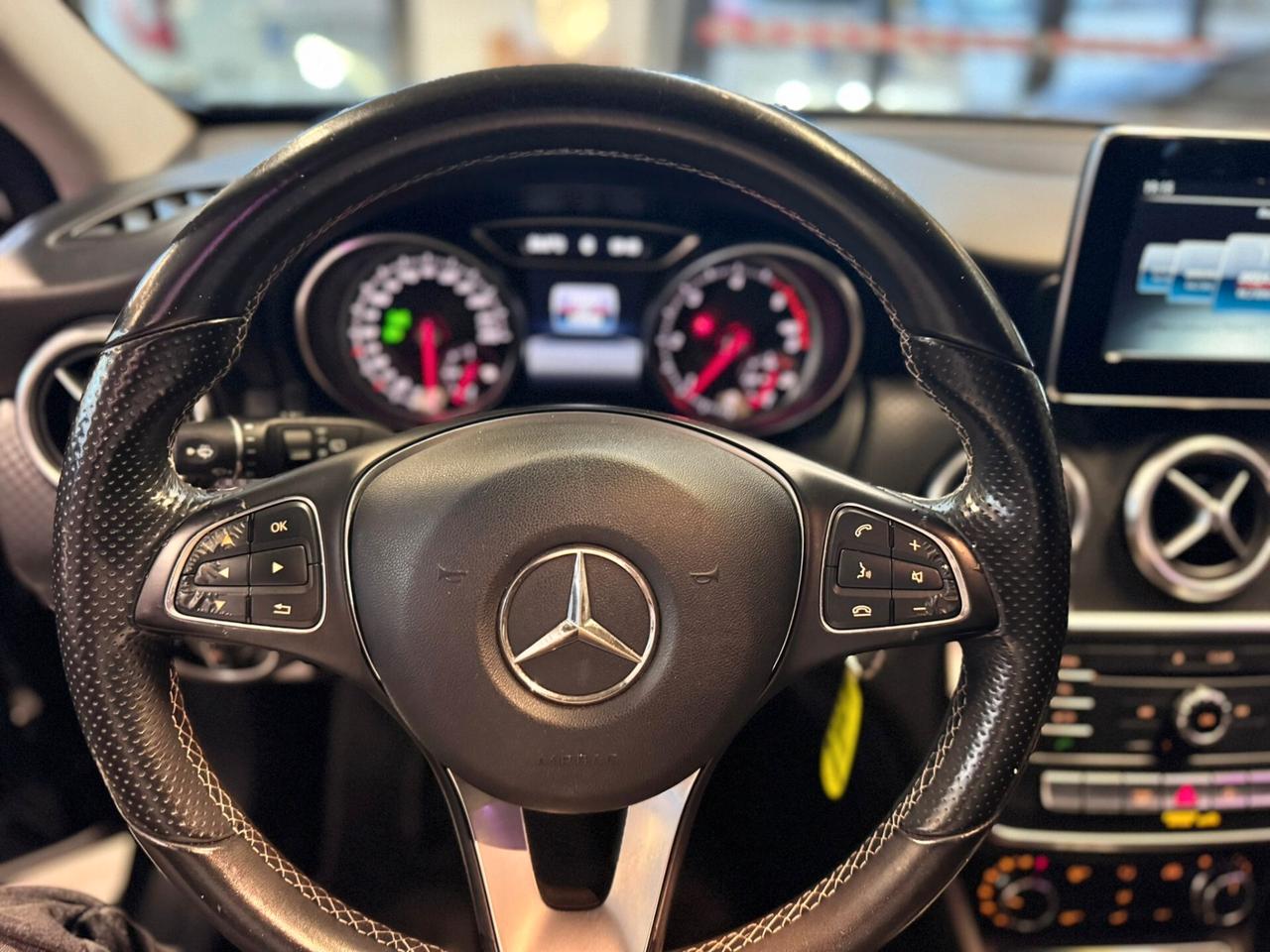 Mercedes-benz A 180 d Sport my16