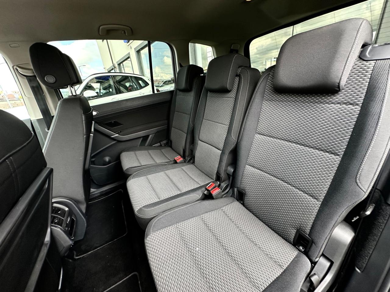 Volkswagen Touran 2.0 TDI 150 CV SCR DSG Business BlueMotion 7 POSTI