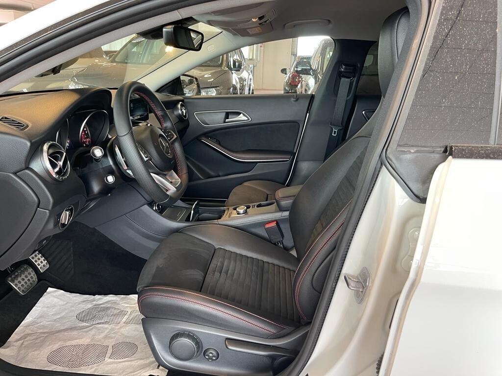 Mercedes-benz CLA 200 d PREMIUM 4Matic Automatic