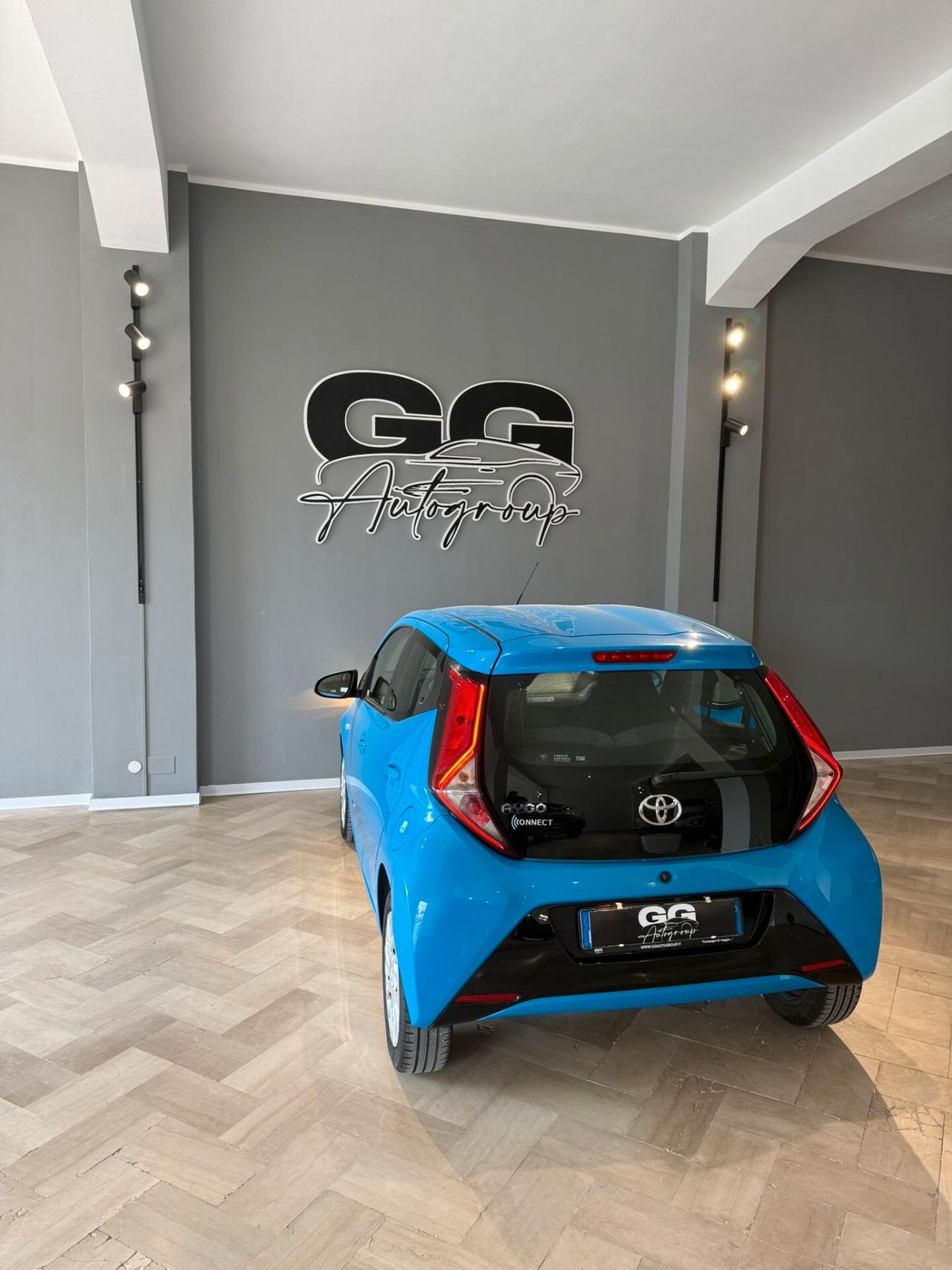 Toyota Aygo Connect 1.0 VVT-i 72 CV 5 porte x-clusiv