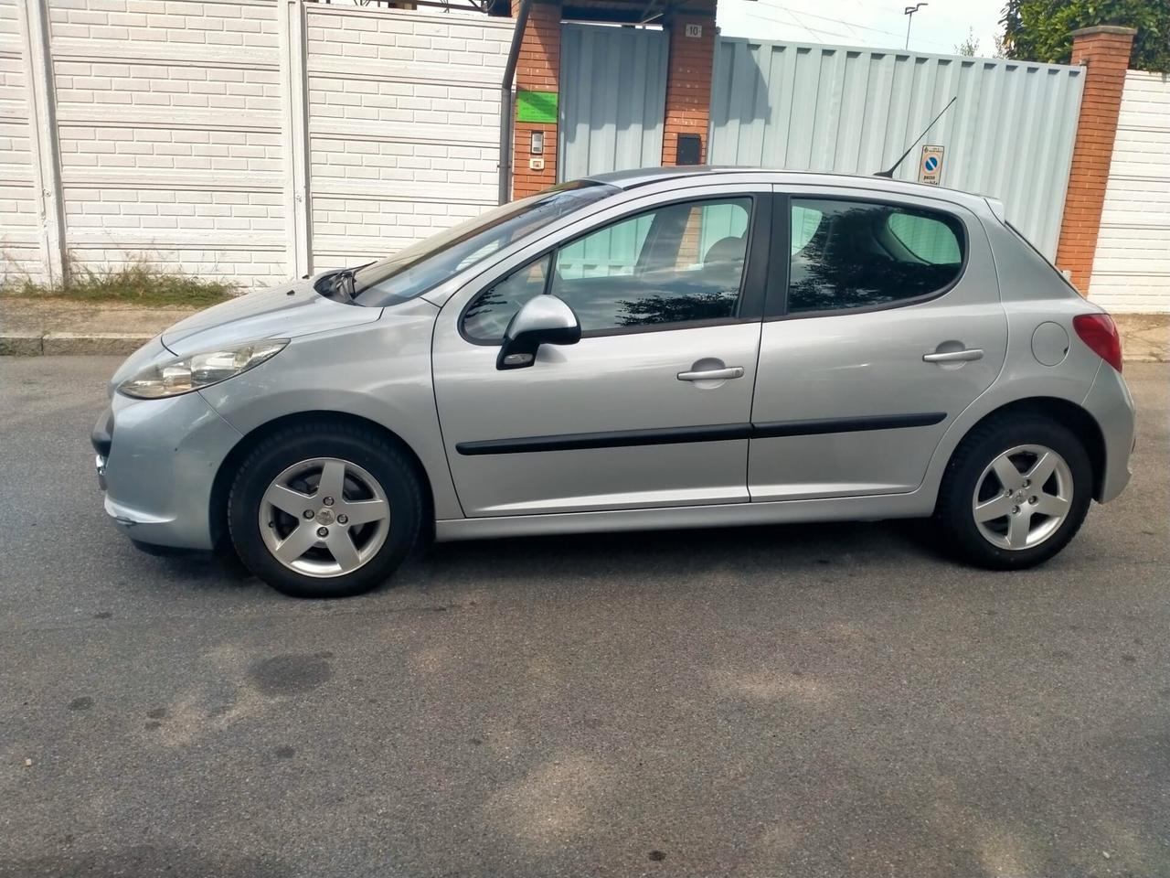Peugeot 207 1.4 8V 75CV 3p. X Line