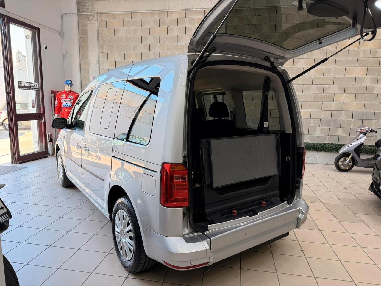 Volkswagen Caddy 2.0 TDI 102 CV - TRASPORTO DISABILI