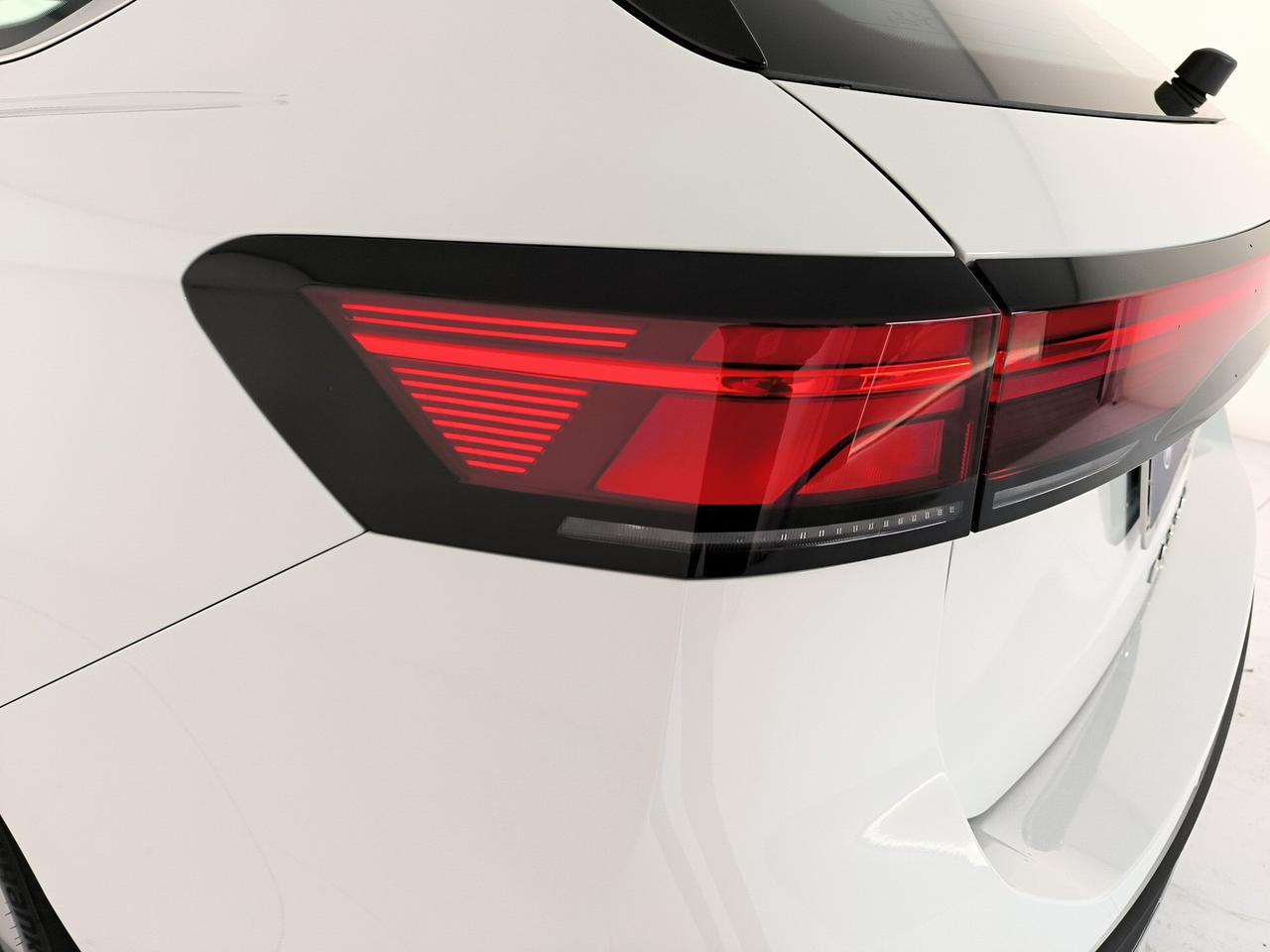 Volkswagen Passat 1.5 tsi ehybrid business 204cv dsg