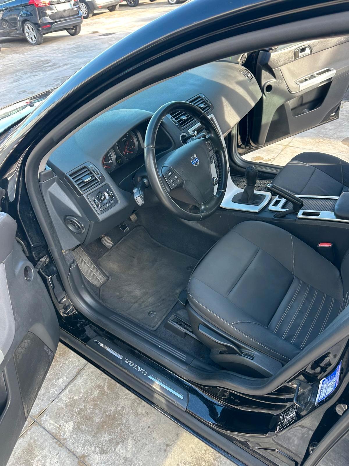 Volvo V50 D2 R-design 1.6 DIESEL 115 CV