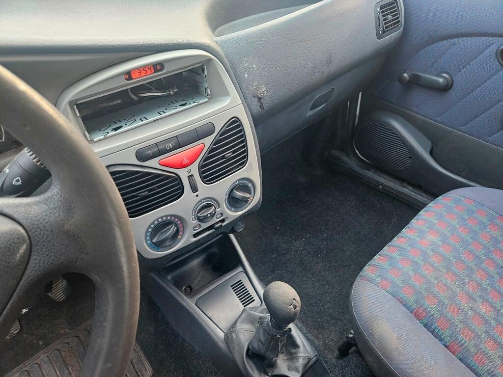FIAT STRADA 1.9 JTD PICK-UP-2006