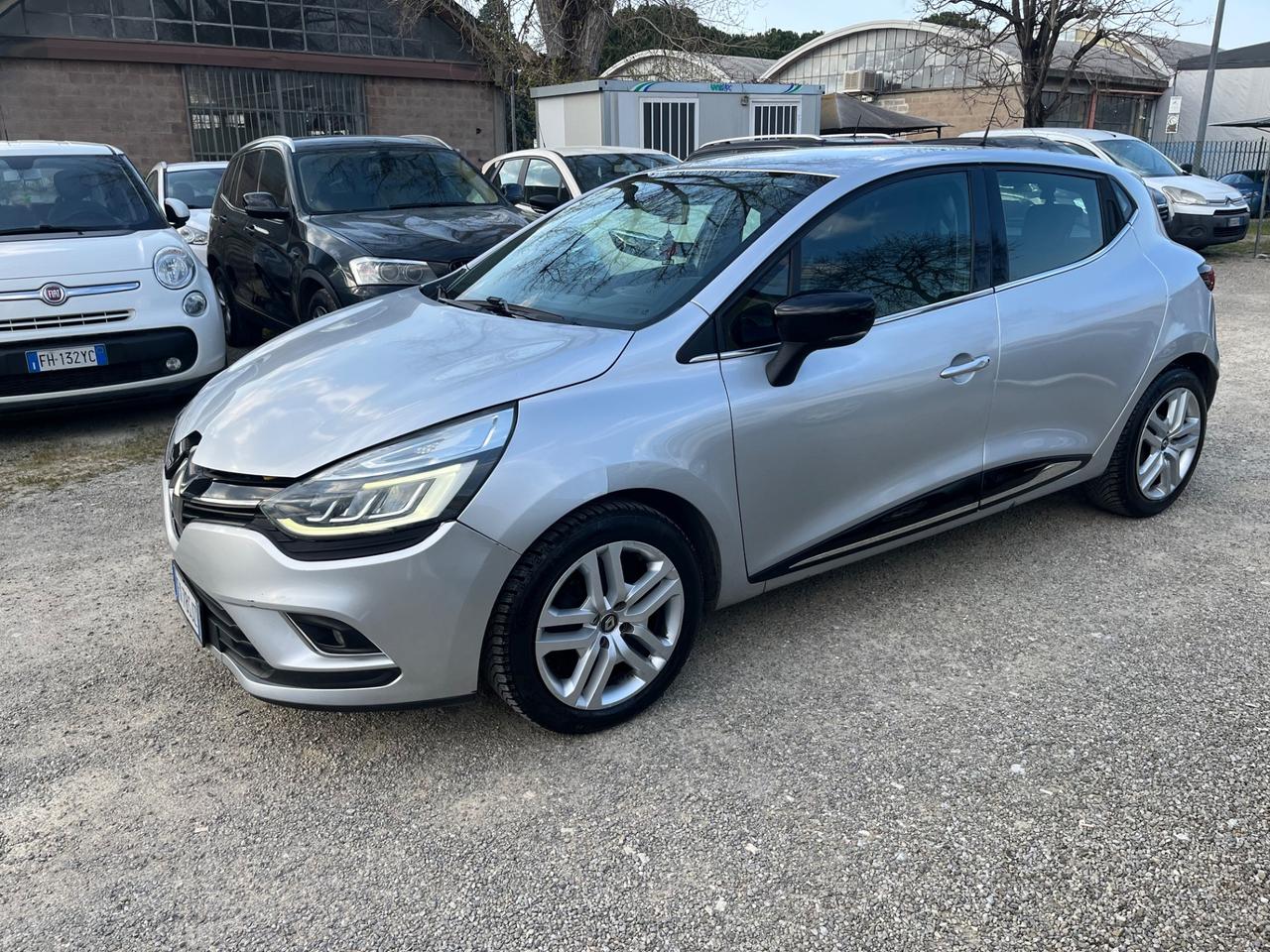 Renault Clio TCe 12V 90 CV 5 porte Moschino Intens