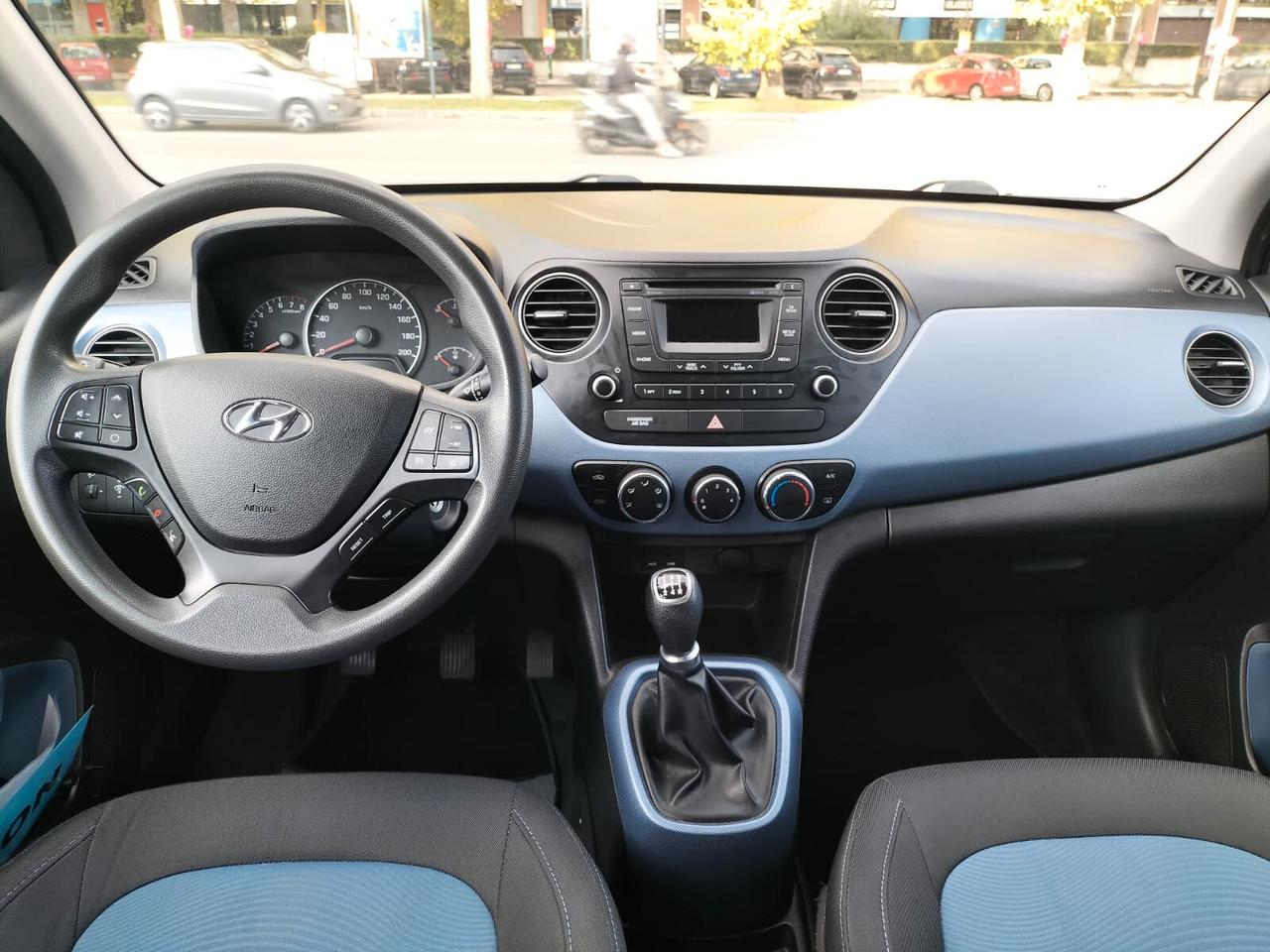 Hyundai i10 - TENUTA BENE !!!