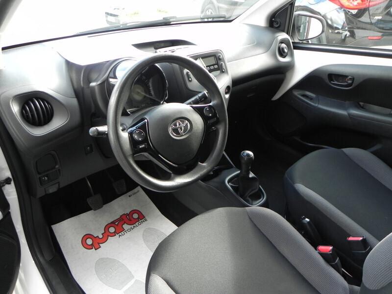 Toyota Aygo Connect 1.0 VVT-i 72CV 5 porte x-business light