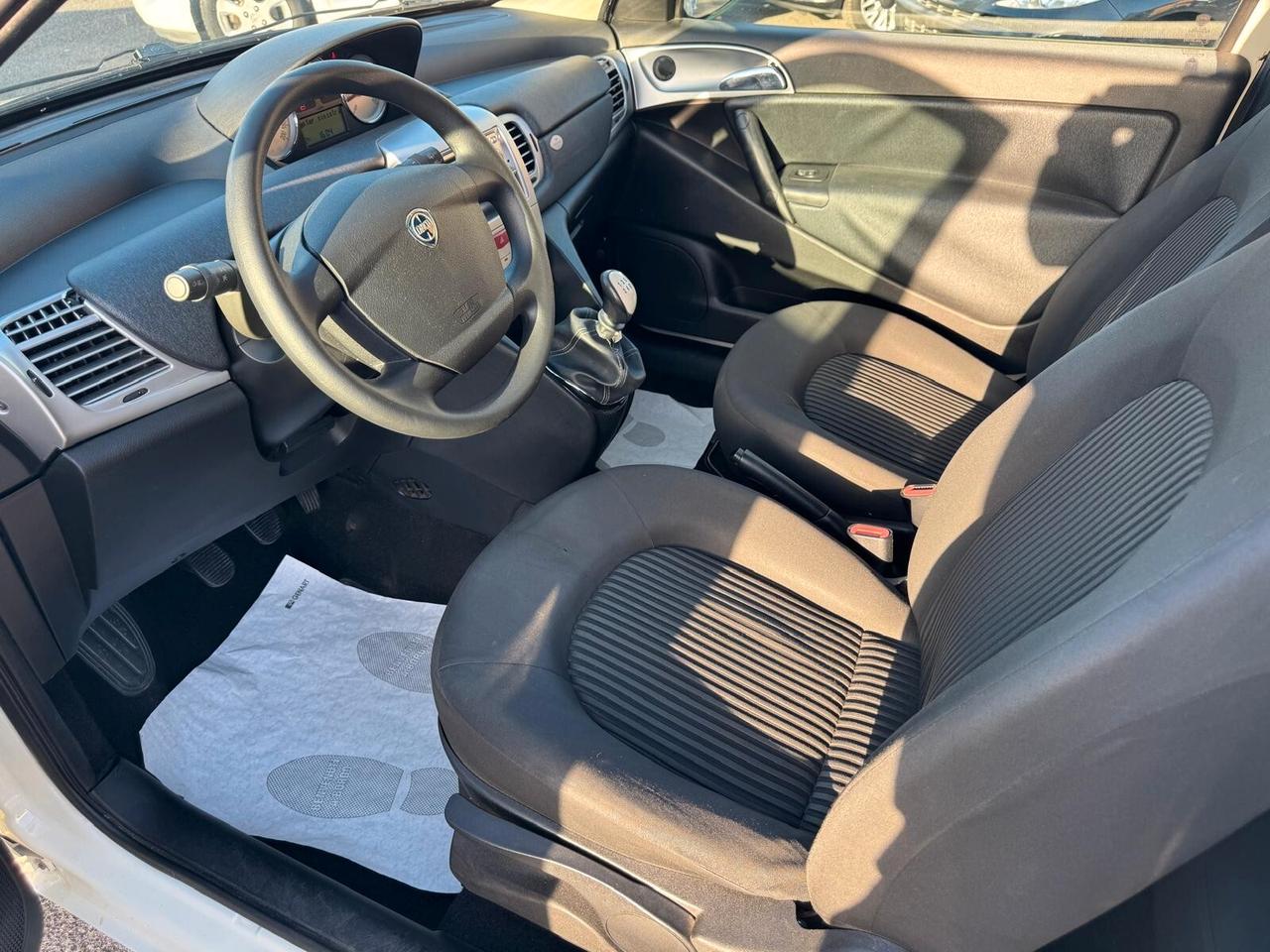 Lancia Ypsilon 1.2 BENZ 60CV ORO NEOPATENTATI 2010