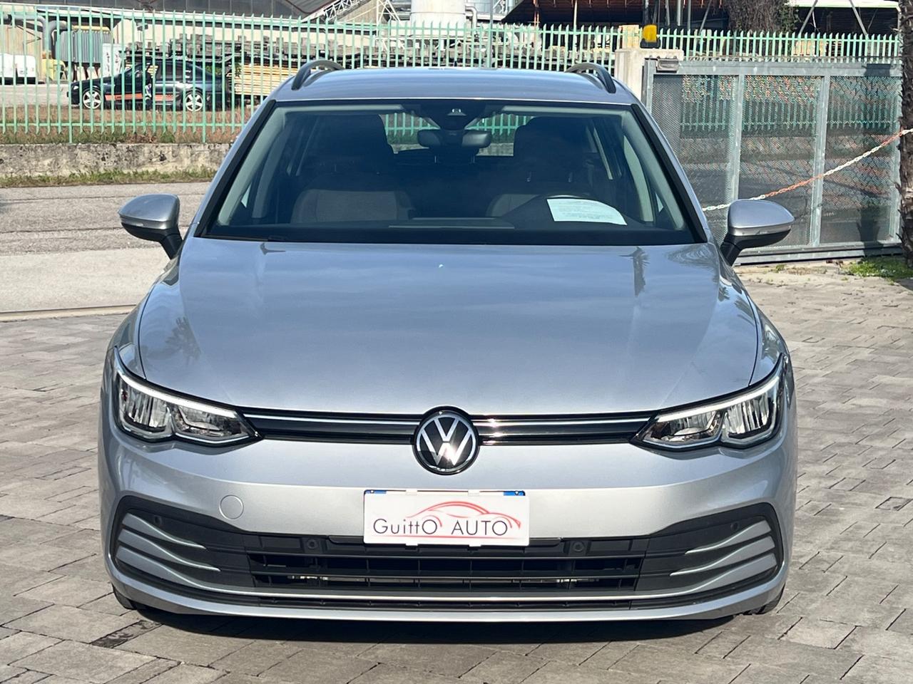 Volkswagen Golf Variant 2.0 TDI SCR Life FINANZIABILE