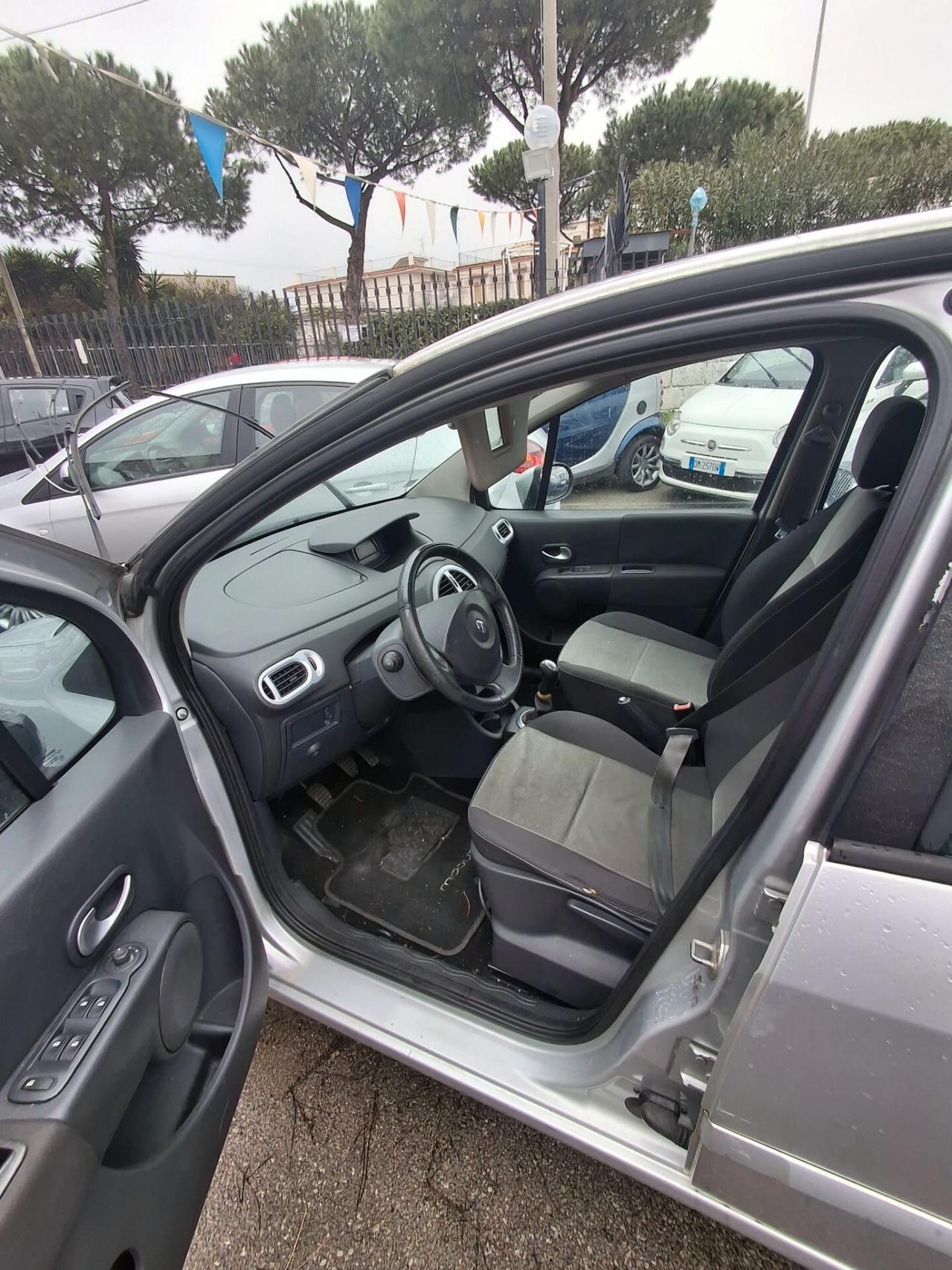 Renault Modus Grand 1.5 dCi 105CV Dynamique