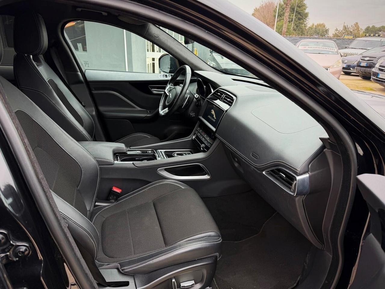 Jaguar F-Pace 2.0 300 CV AWD aut. Pure