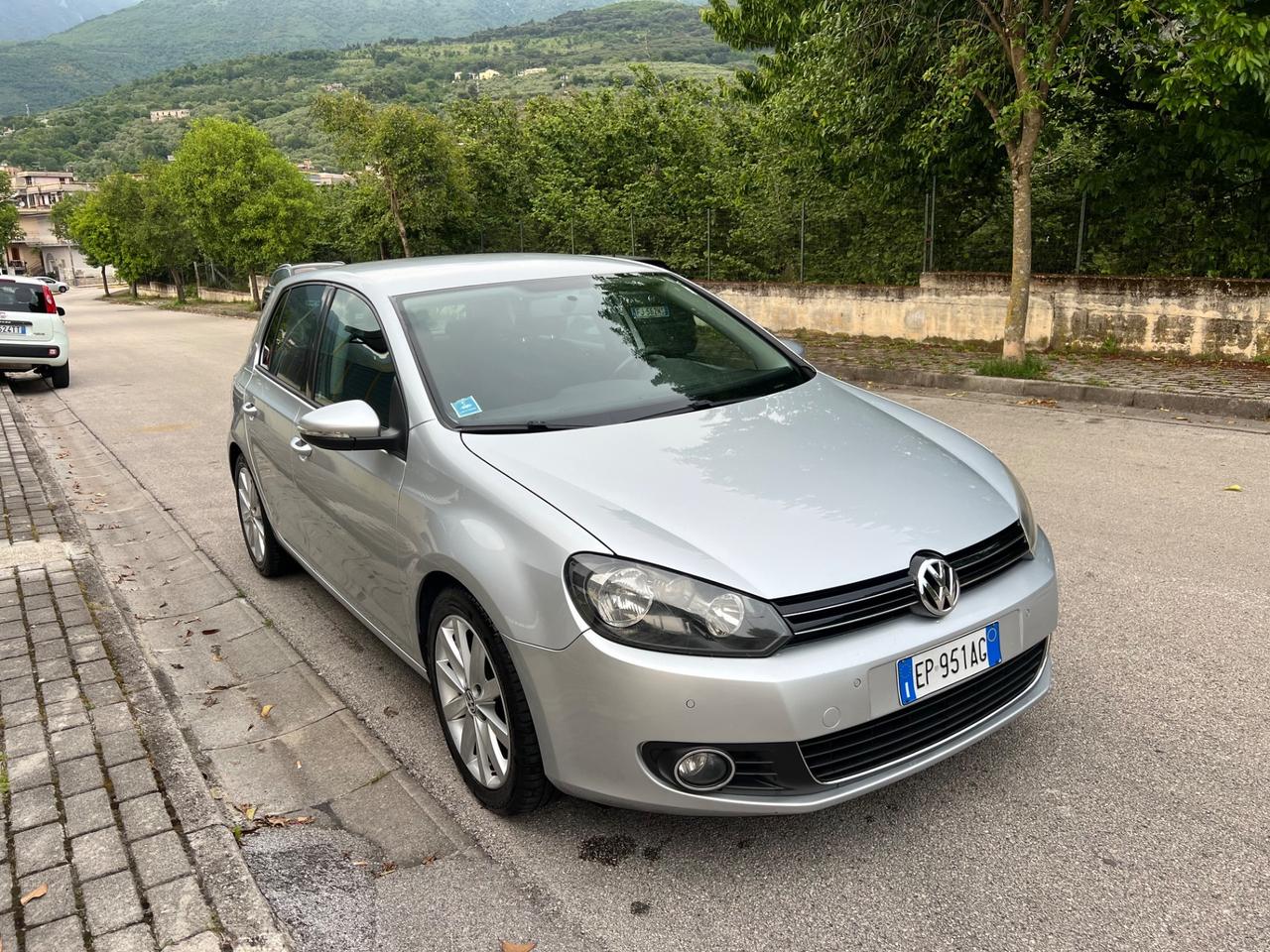Volkswagen Golf 1.6 TDI 105cv Comfortline 2011