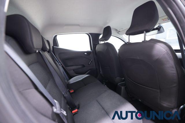 RENAULT Clio TCE 90 CV 5 PORTE EQUILIBRE NEOPATENTATI FARI LED