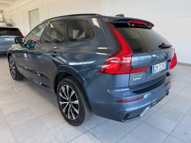 VOLVO XC60 B4 (d) AWD automatico Plus Dark