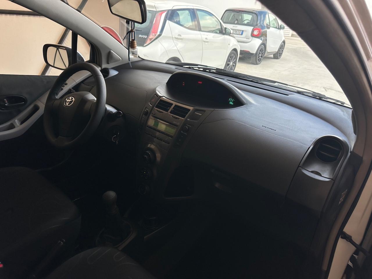 Toyota Yaris 1.0 3 porte