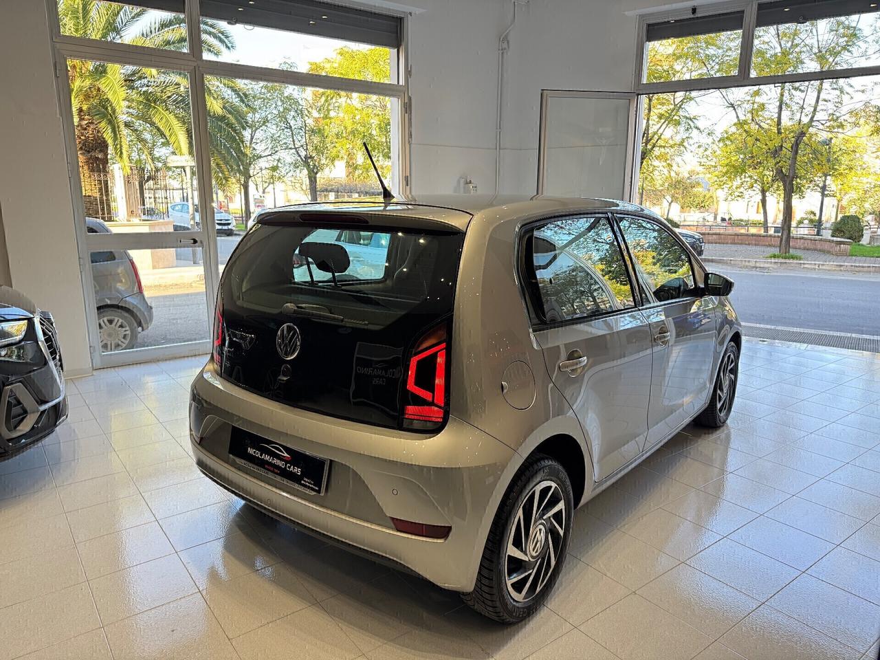 Volkswagen up! 1.0 5p. move “62.000KM”