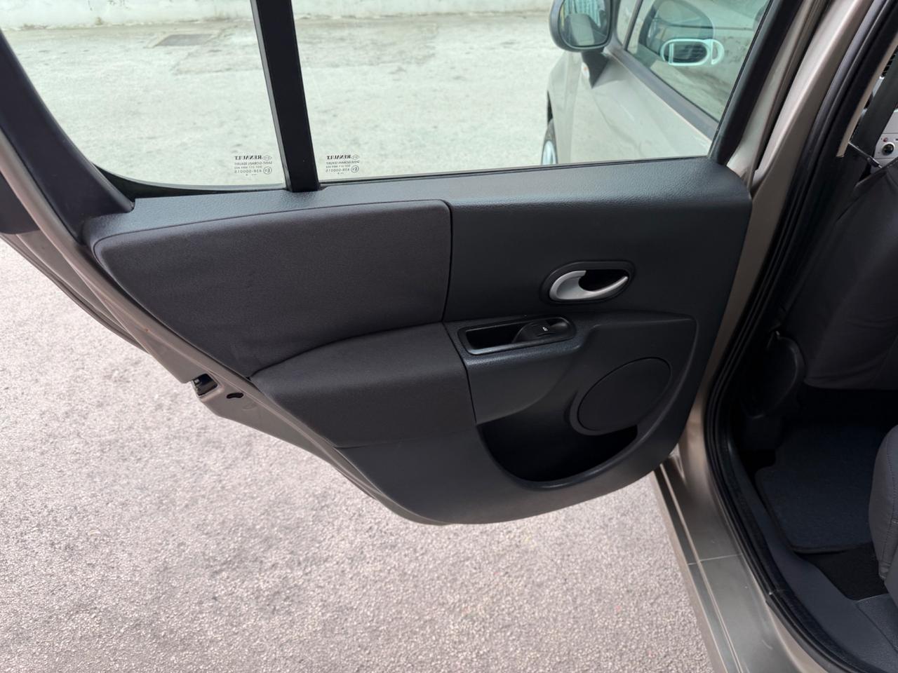 Renault Modus Grand 1.5 dCi 85CV Dynamique