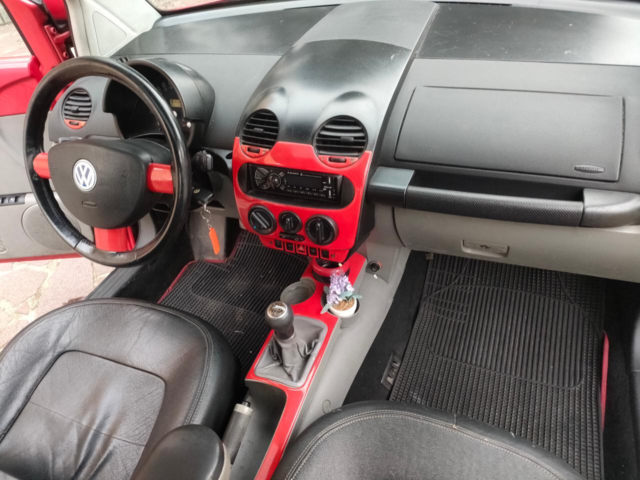 Volkswagen New Beetle 2.0 Gpl pelle e tettuccio