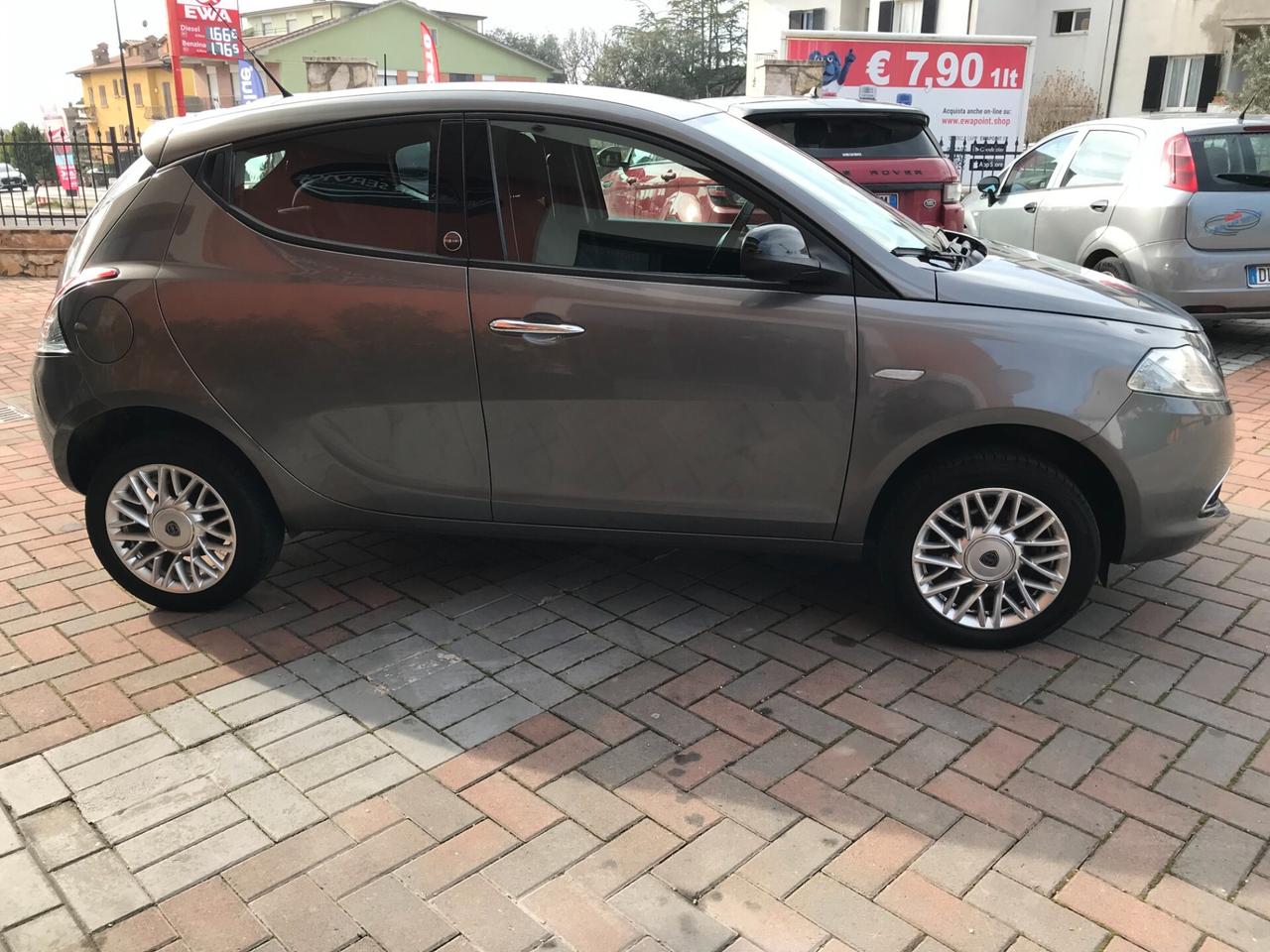 Lancia Ypsilon METANO -BENZINA