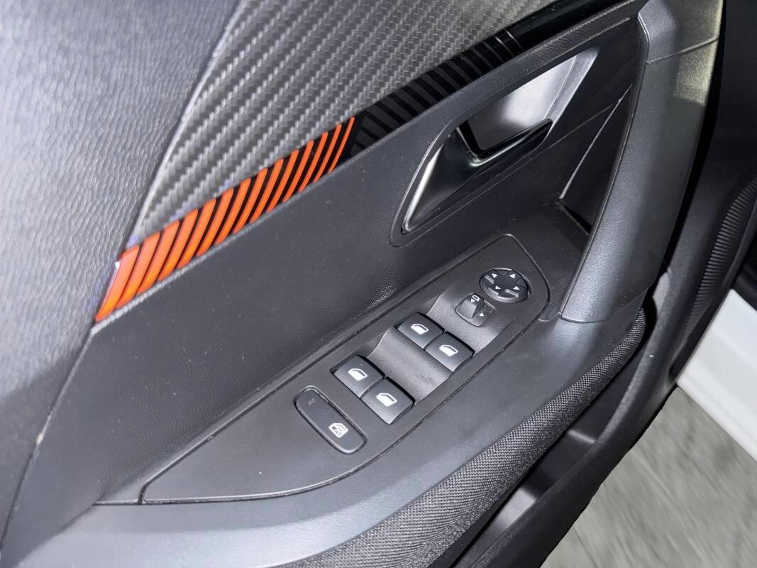 Peugeot 2008 1.2 puretech Active Pack s&s 100cv Con CARPLAY