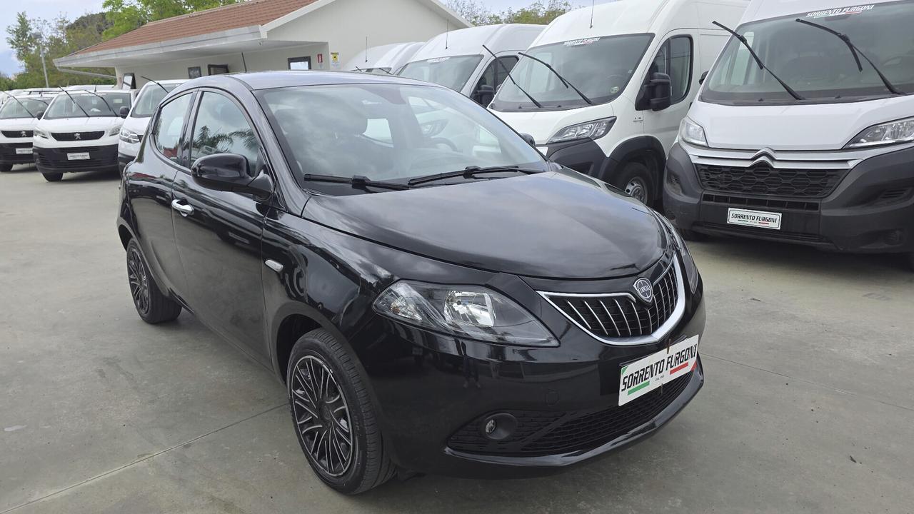 Lancia Ypsilon 1.0 FireFly 5 porte S&S Hybrid