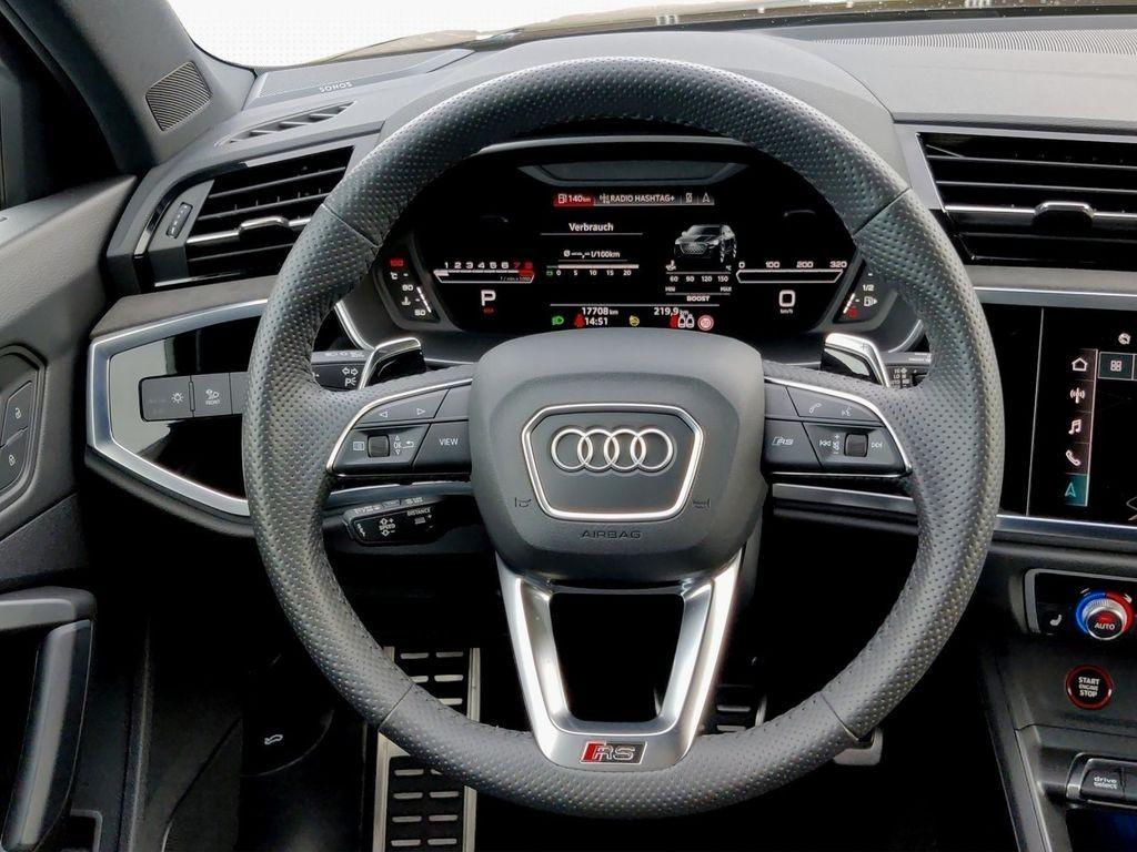 Audi Q3 RS Q3 quattro S tronic