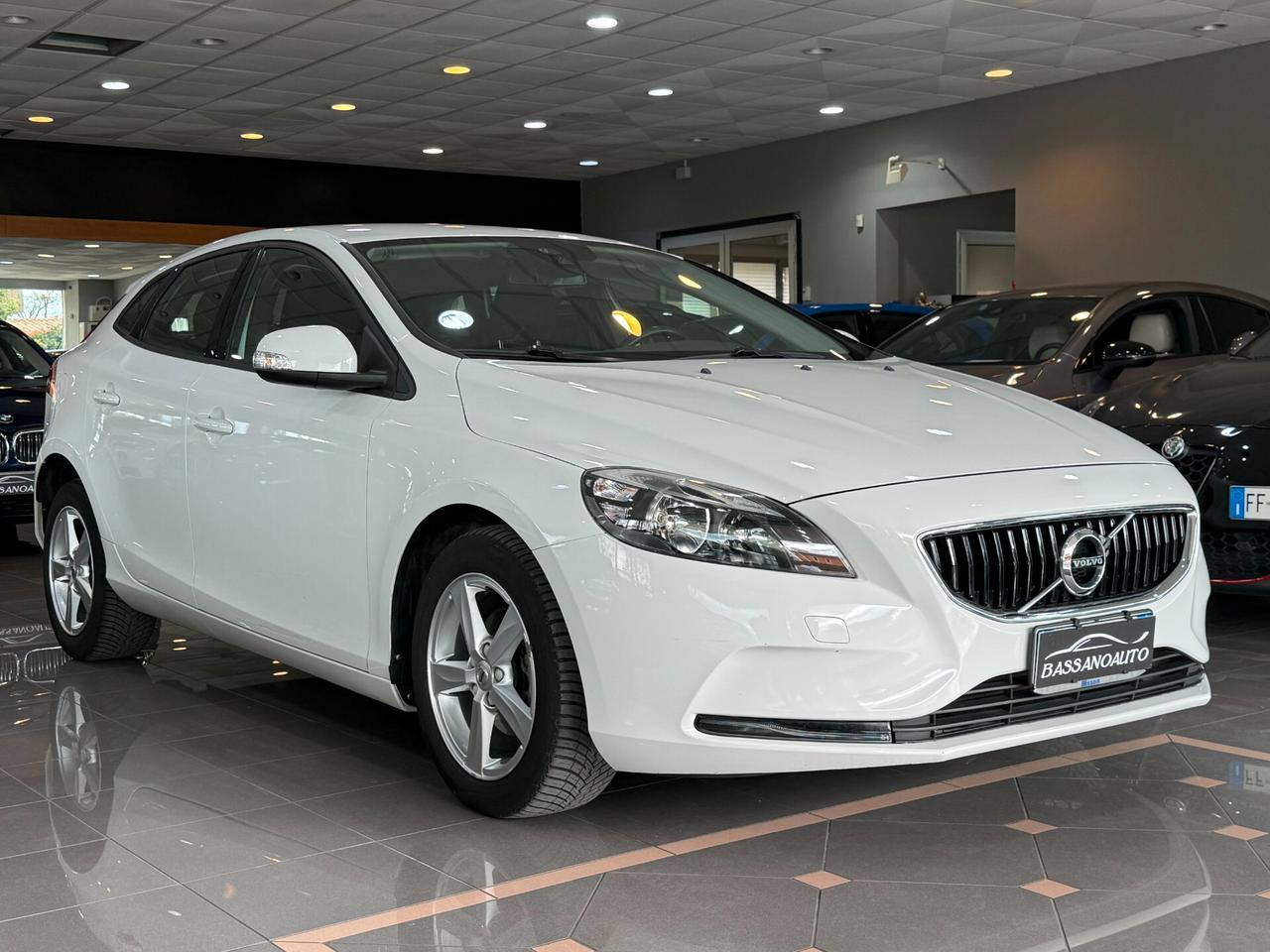 Volvo V40 2.0 d2 Business my17 92.000 KM!!