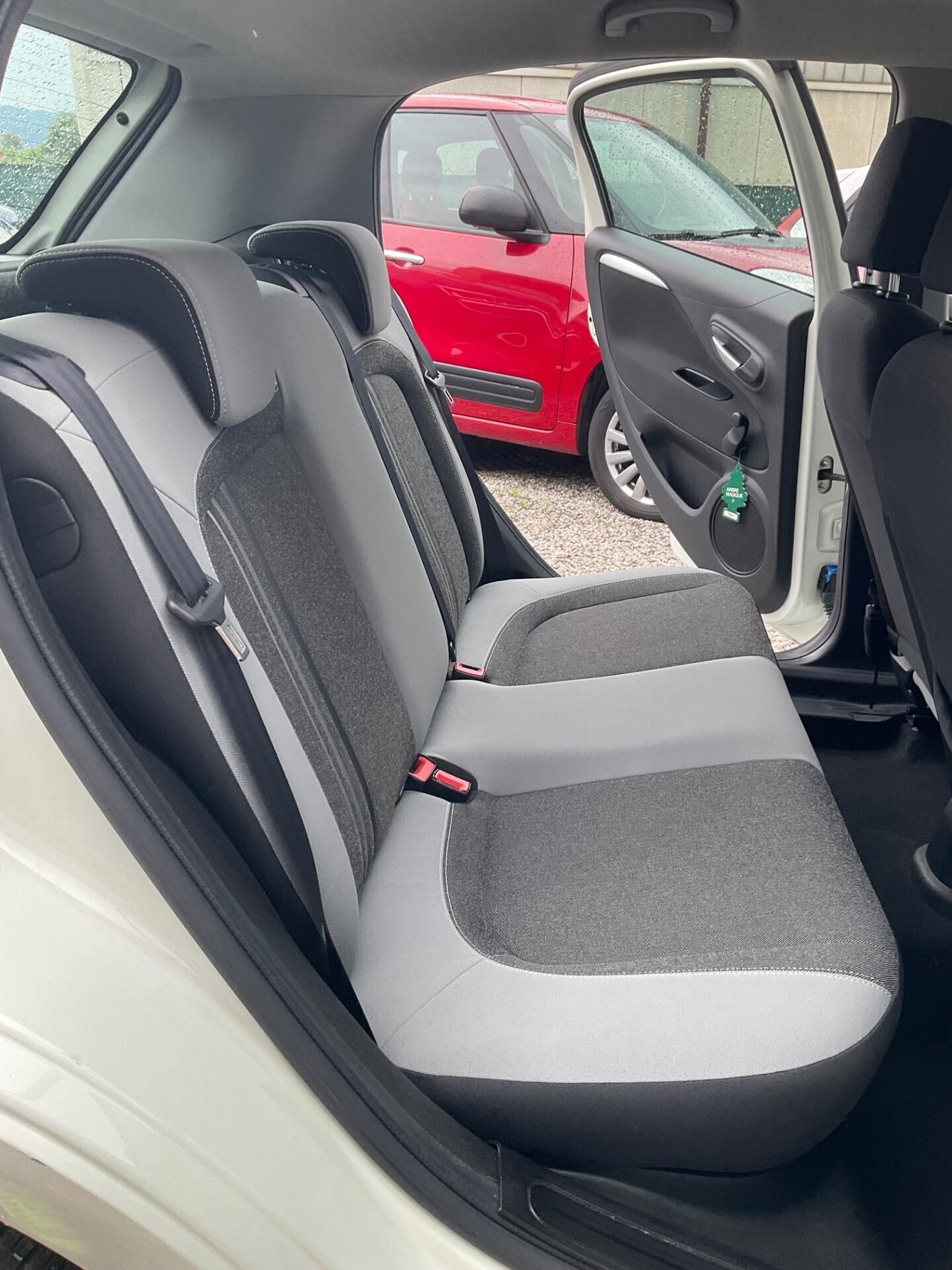 Fiat Punto 1.3 MJT II 75 CV 5 porte Virgin Radio