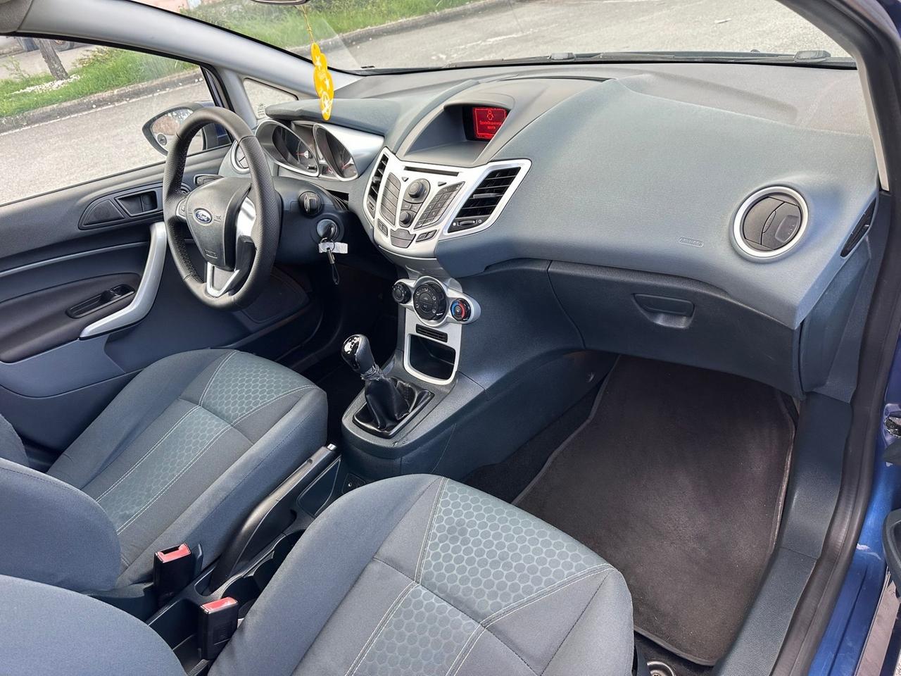 Ford Fiesta 1.2 82 CV 5 porte Titanium-Neopatentati