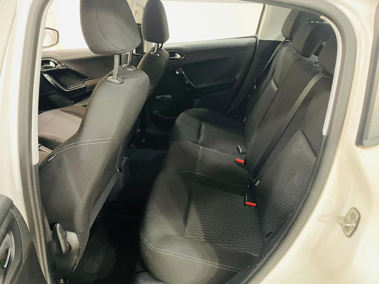 Peugeot 208 PureTech 82 5p. GPL Allure
