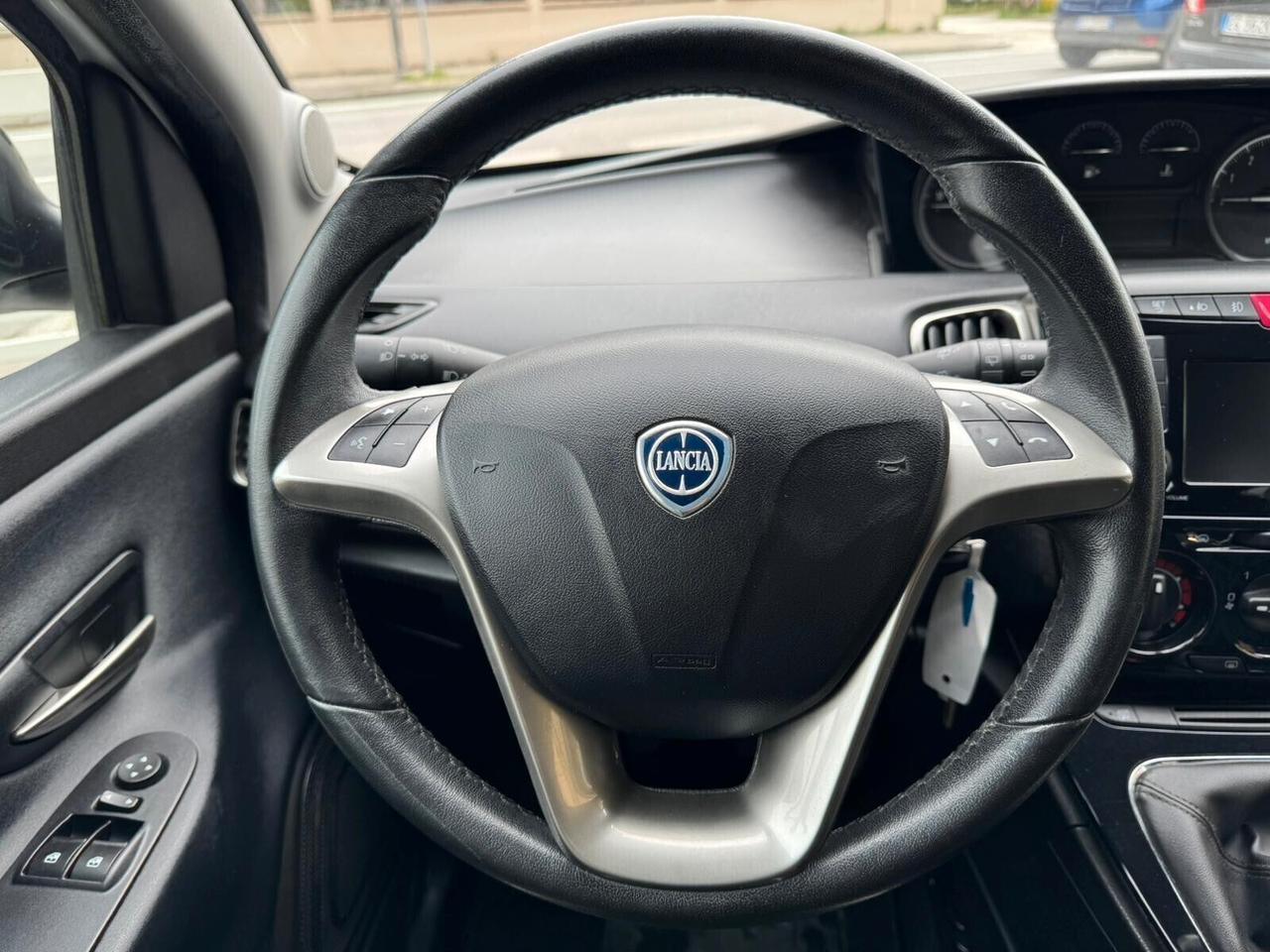 LANCIA YPSILON 1.2 69cv 5p GPL ECOCHIC GOLD NEOP.