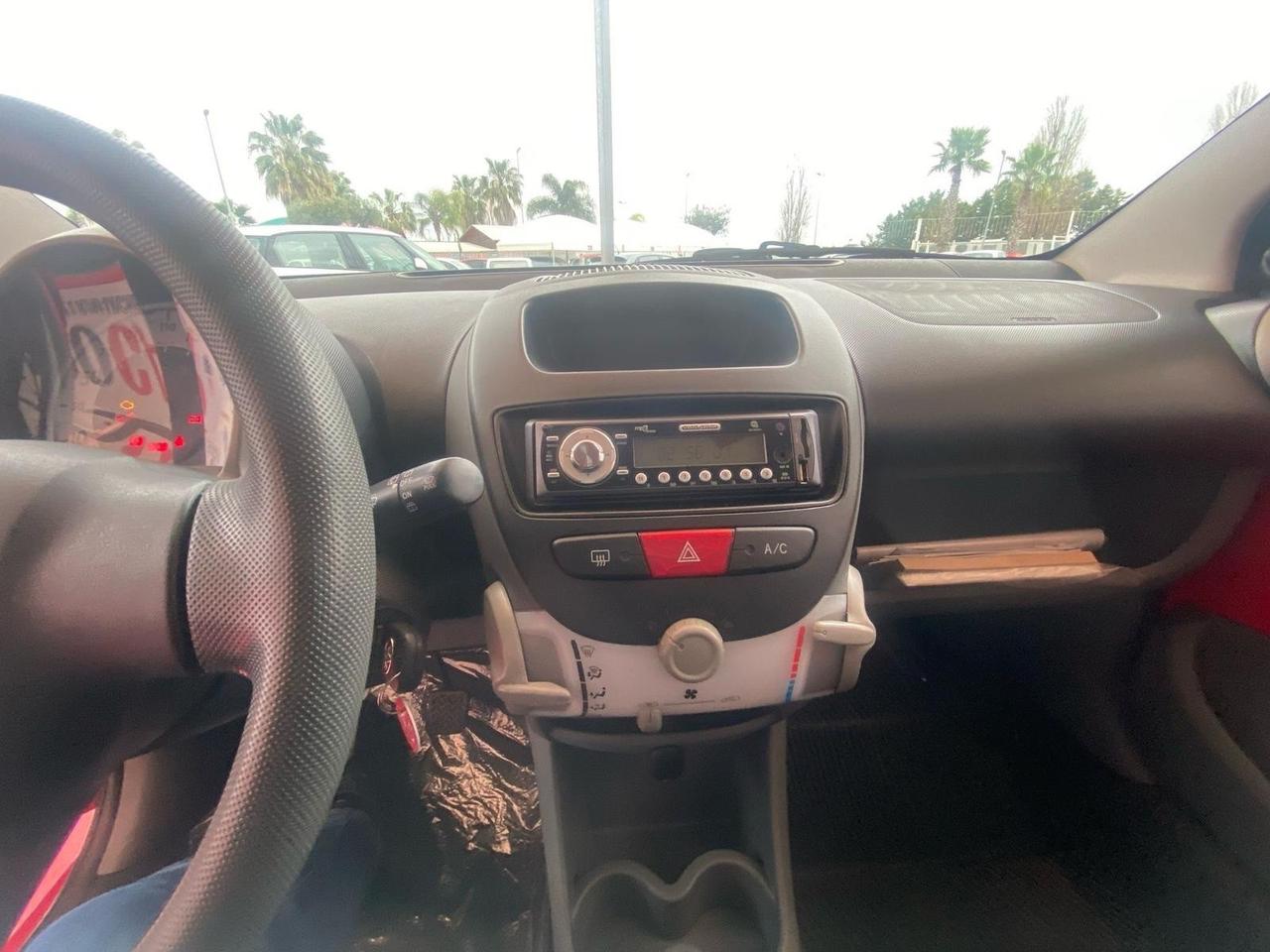 Toyota Aygo 1.0 12V VVT-i 5 porte Sol